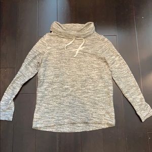 grey sweatshirt